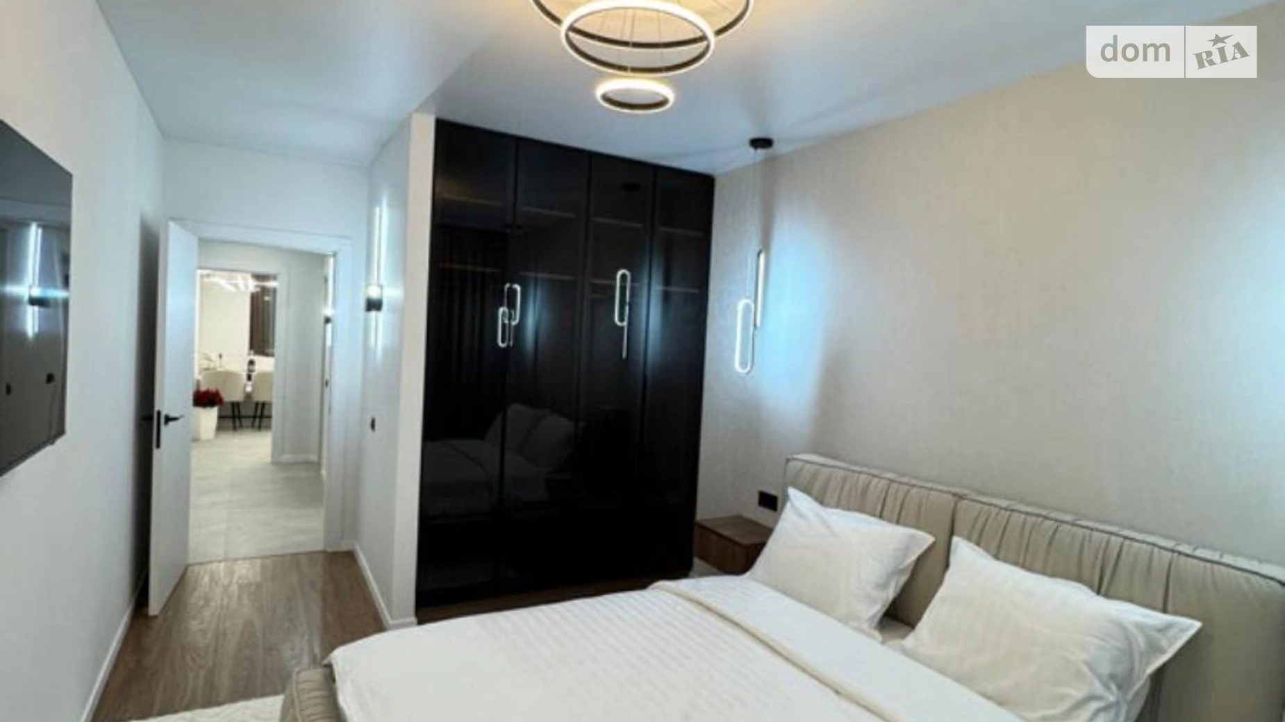 Продается 2-комнатная квартира 64 кв. м в Ивано-Франковске, ул. Высочана Семена - фото 4