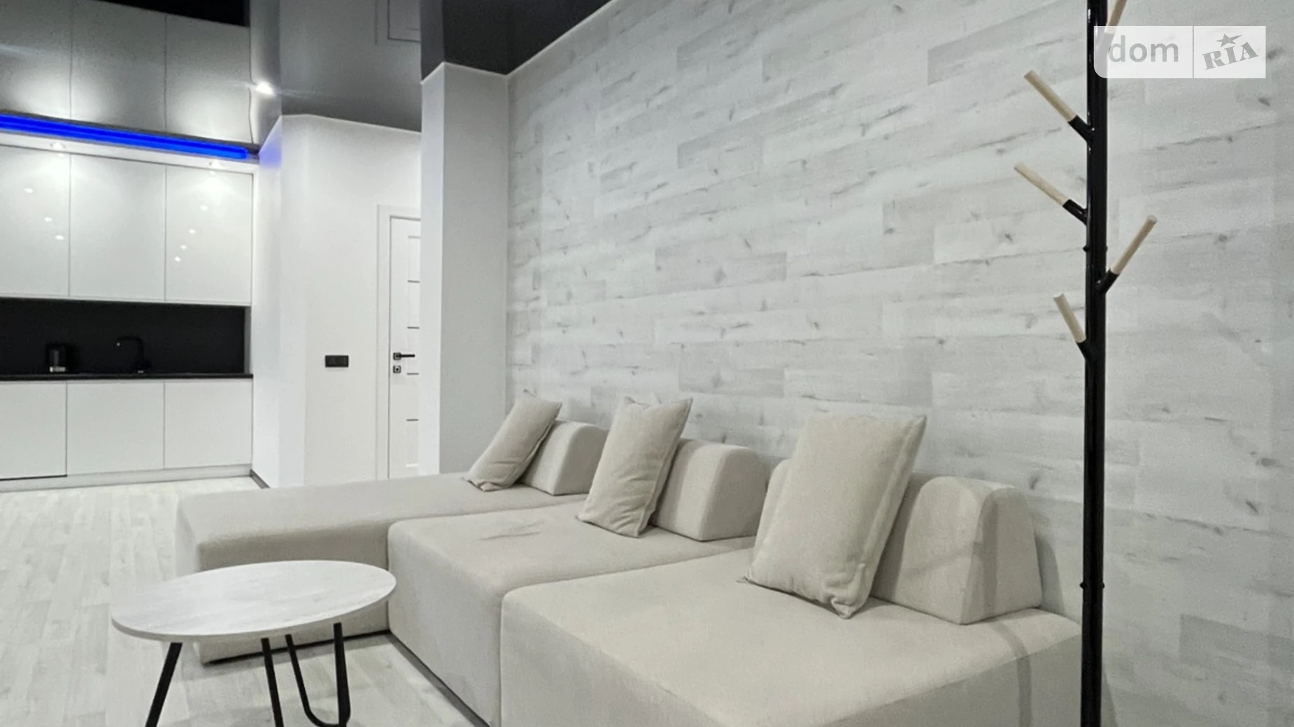 Сдается в аренду 1-комнатная квартира 80 кв. м в, цена: 700 $ - фото 4