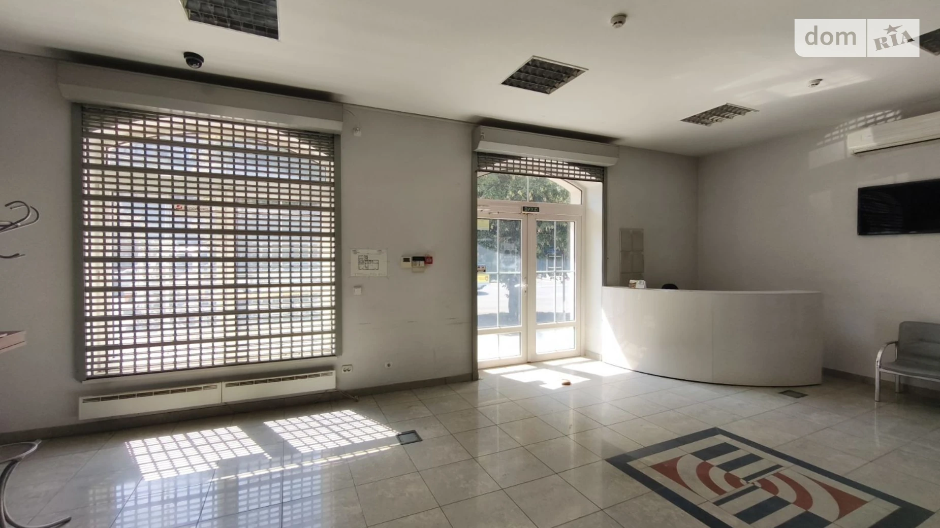 Сдается в аренду офис 110 кв. м в бизнес-центре, цена: 2200 $ - фото 2