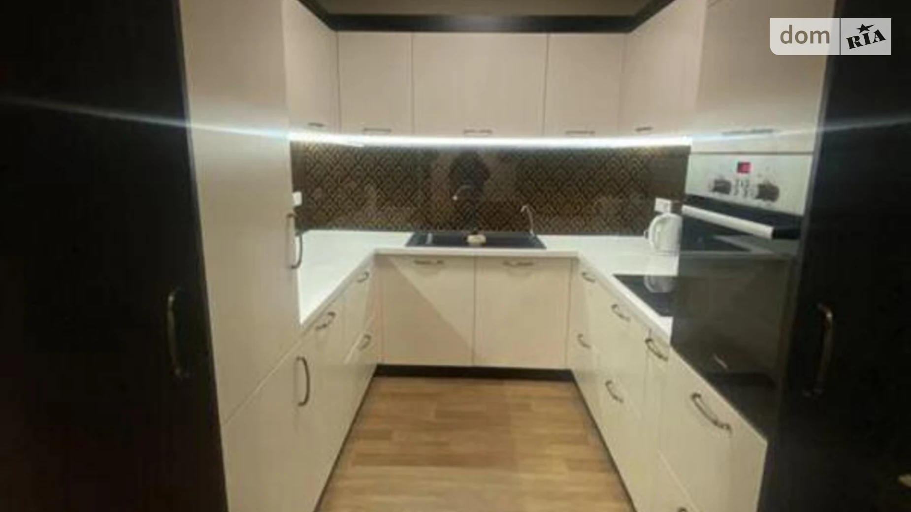 Продается 1-комнатная квартира 50 кв. м в Киеве, ул. Драгоманова, 2 - фото 3