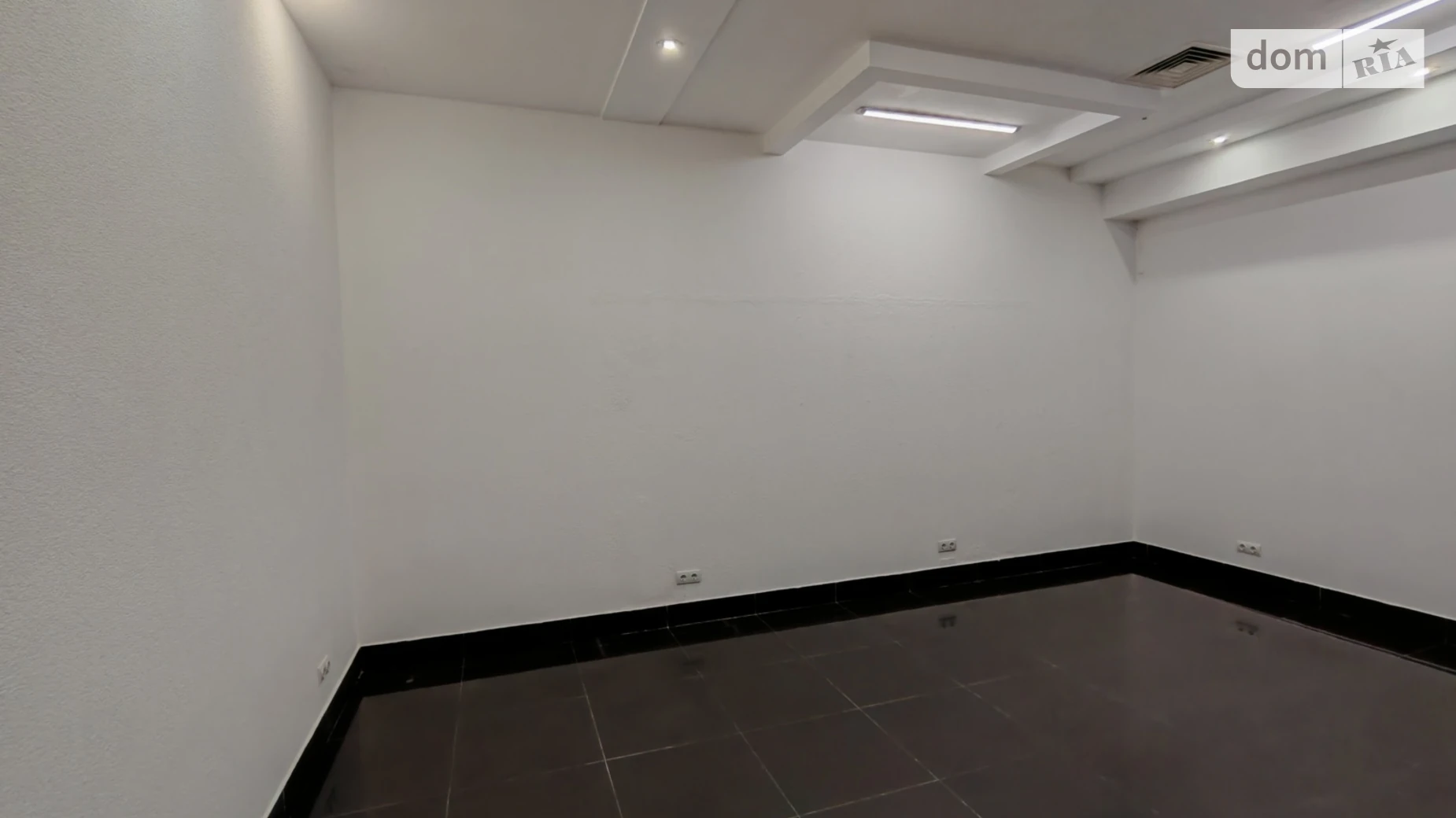 Сдается в аренду офис 27 кв. м в бизнес-центре, цена: 16800 грн - фото 3