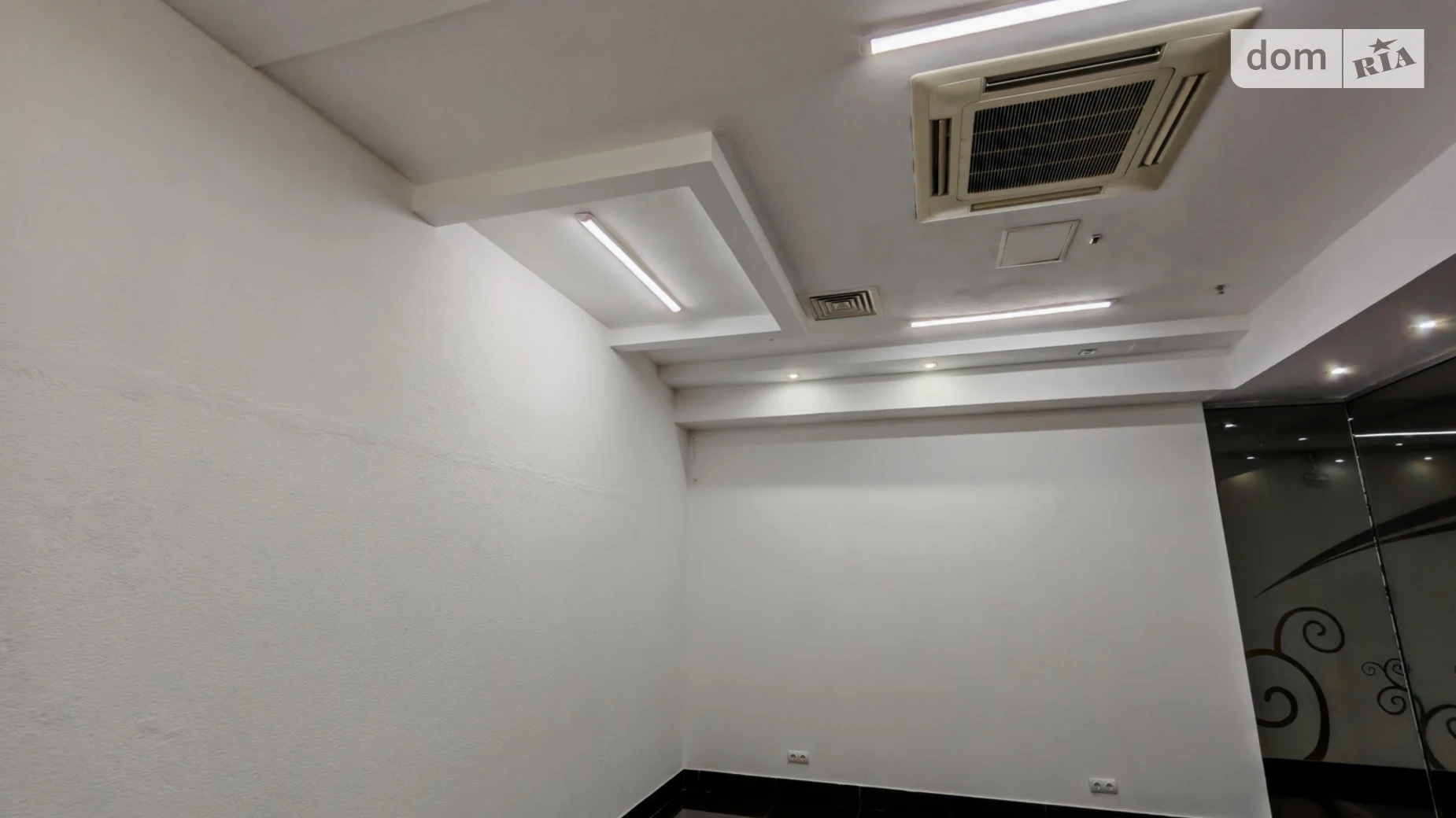 Сдается в аренду офис 27 кв. м в бизнес-центре, цена: 16800 грн - фото 5