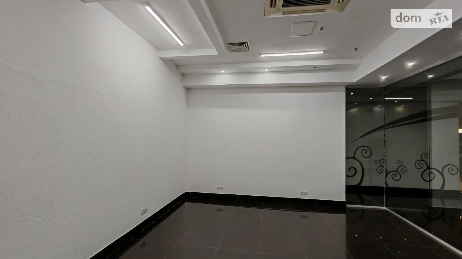 Сдается в аренду офис 27 кв. м в бизнес-центре, цена: 16800 грн - фото 4