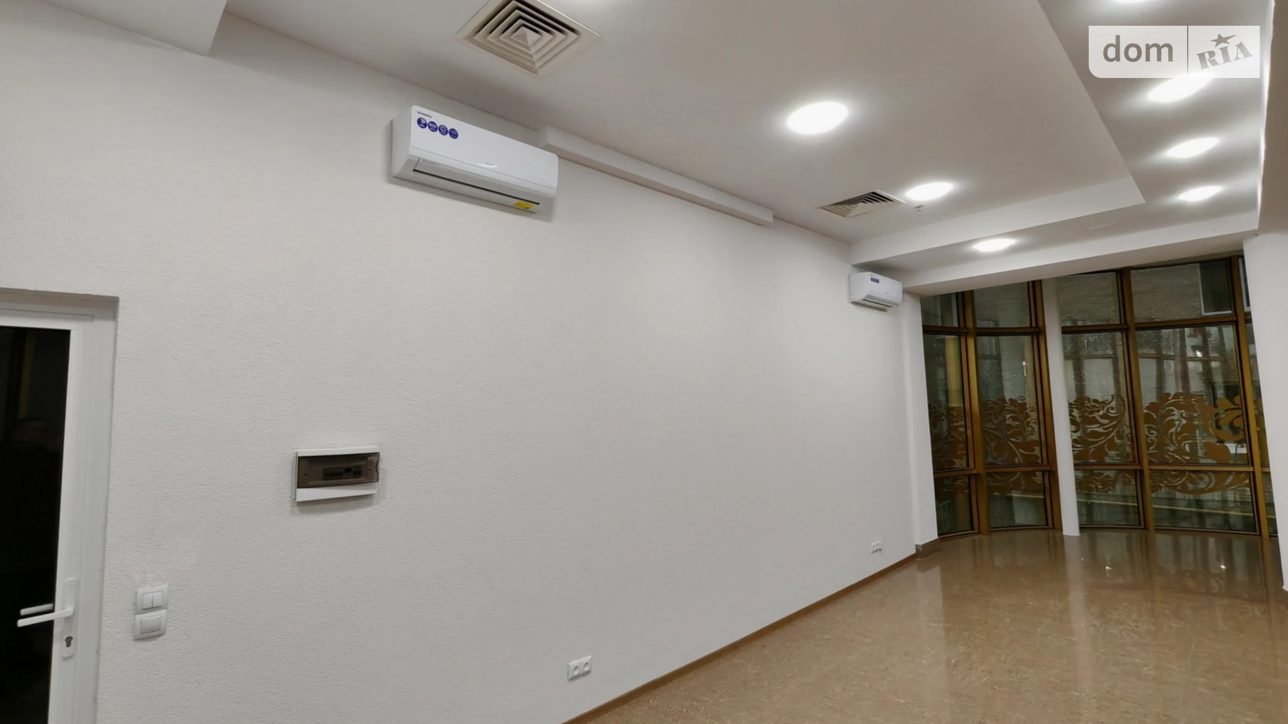 Сдается в аренду офис 60 кв. м в бизнес-центре, цена: 37200 грн - фото 2