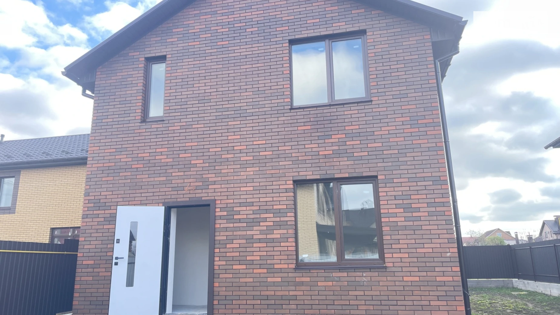 Продается дом на 2 этажа 130 кв. м с бассейном, цена: 89000 $ - фото 3