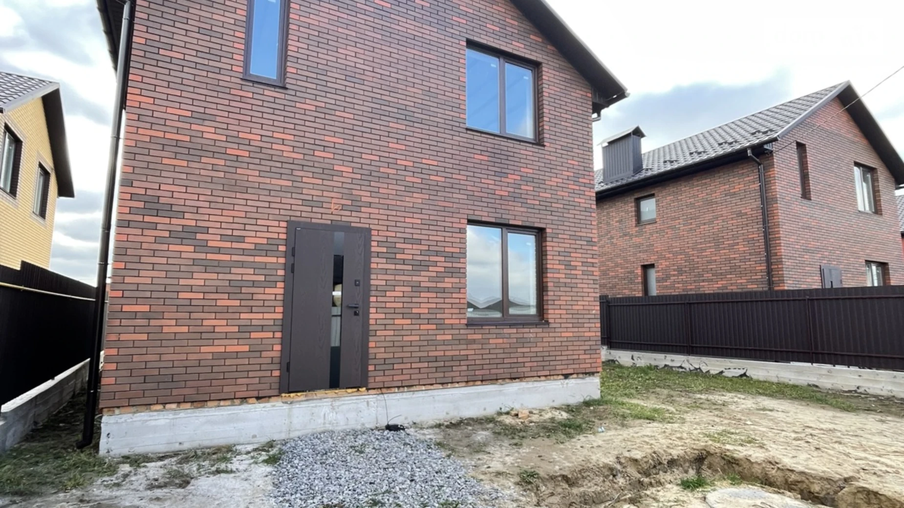 Продается дом на 2 этажа 130 кв. м с бассейном, цена: 89000 $ - фото 2