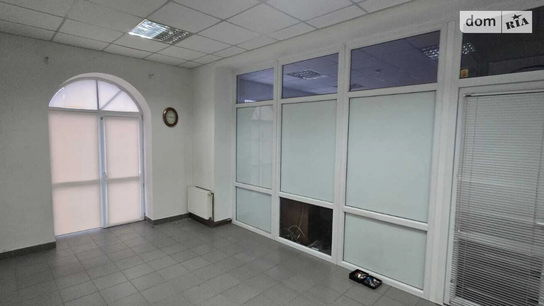 Сдается в аренду офис 18 кв. м в бизнес-центре, цена: 6000 грн - фото 3