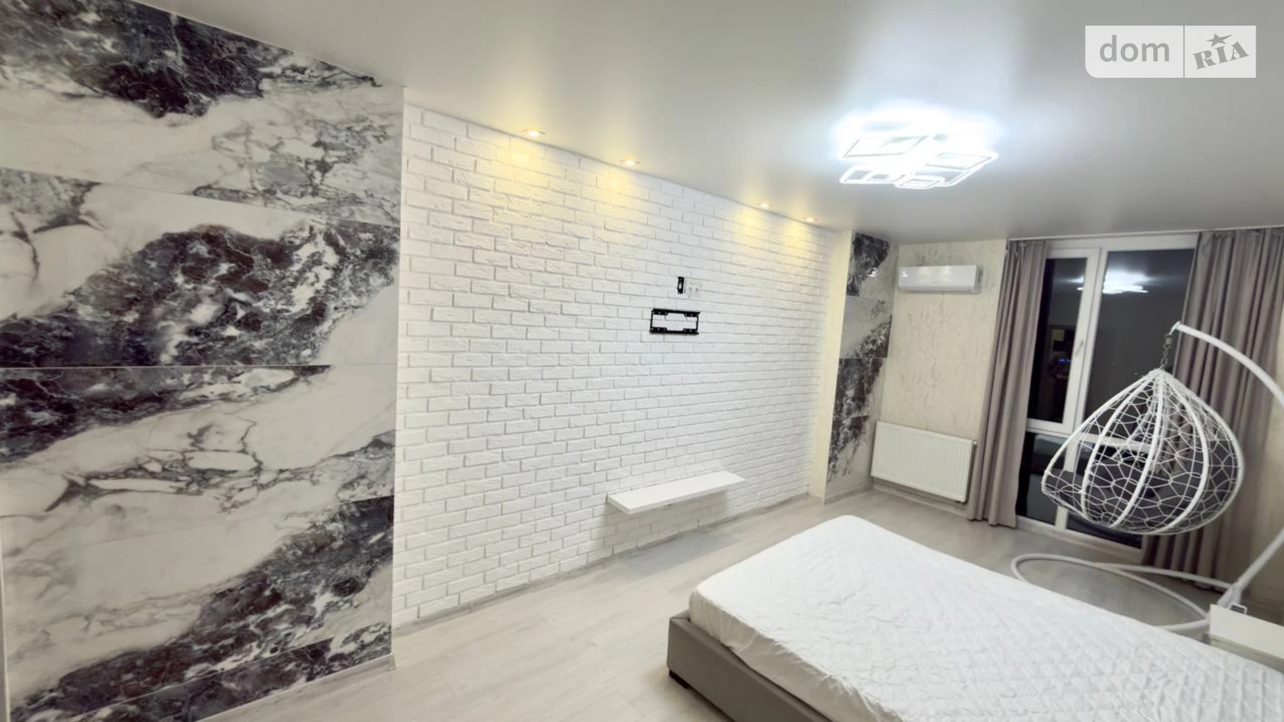 Продается 1-комнатная квартира 47 кв. м в Виннице, ул. 600-летия, 3 - фото 2