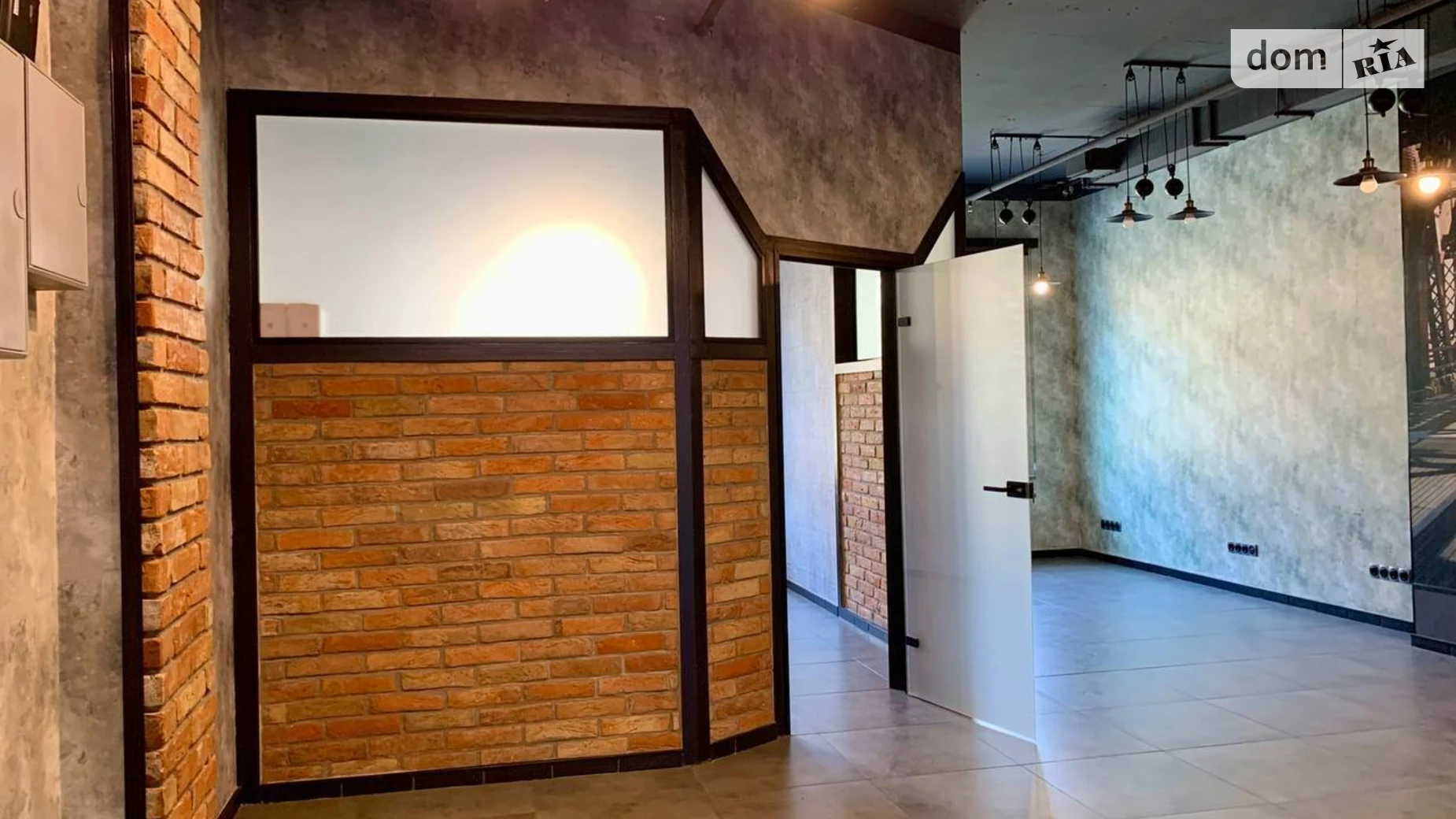 Сдается в аренду офис 55 кв. м в бизнес-центре, цена: 500 $ - фото 2