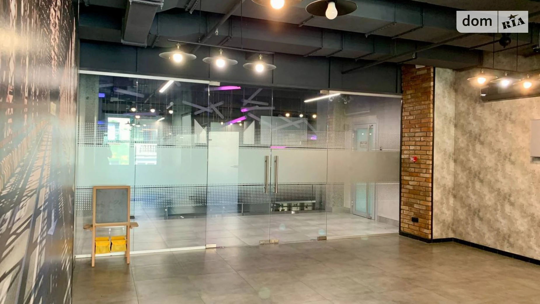 Сдается в аренду офис 55 кв. м в бизнес-центре, цена: 500 $ - фото 5