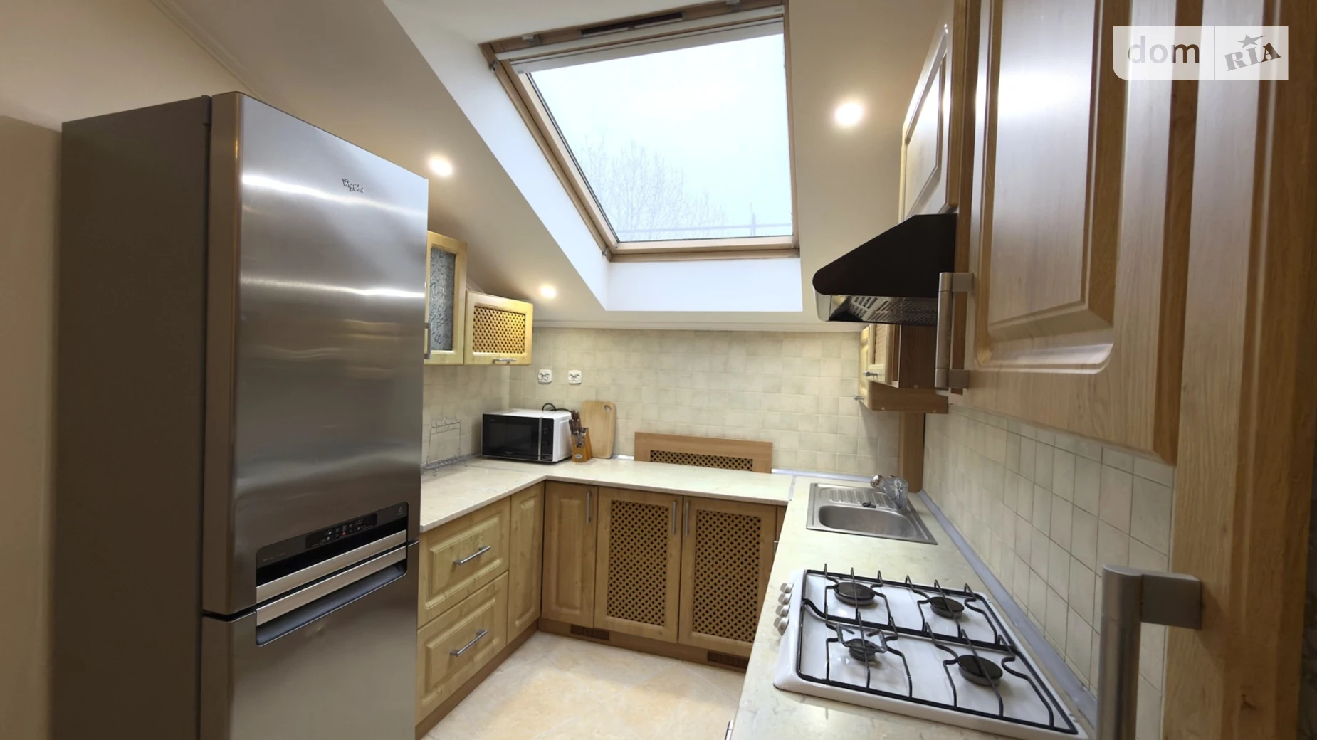 Сдается в аренду 1-комнатная квартира 47 кв. м в Львове, ул. Михновских Братьев - фото 2