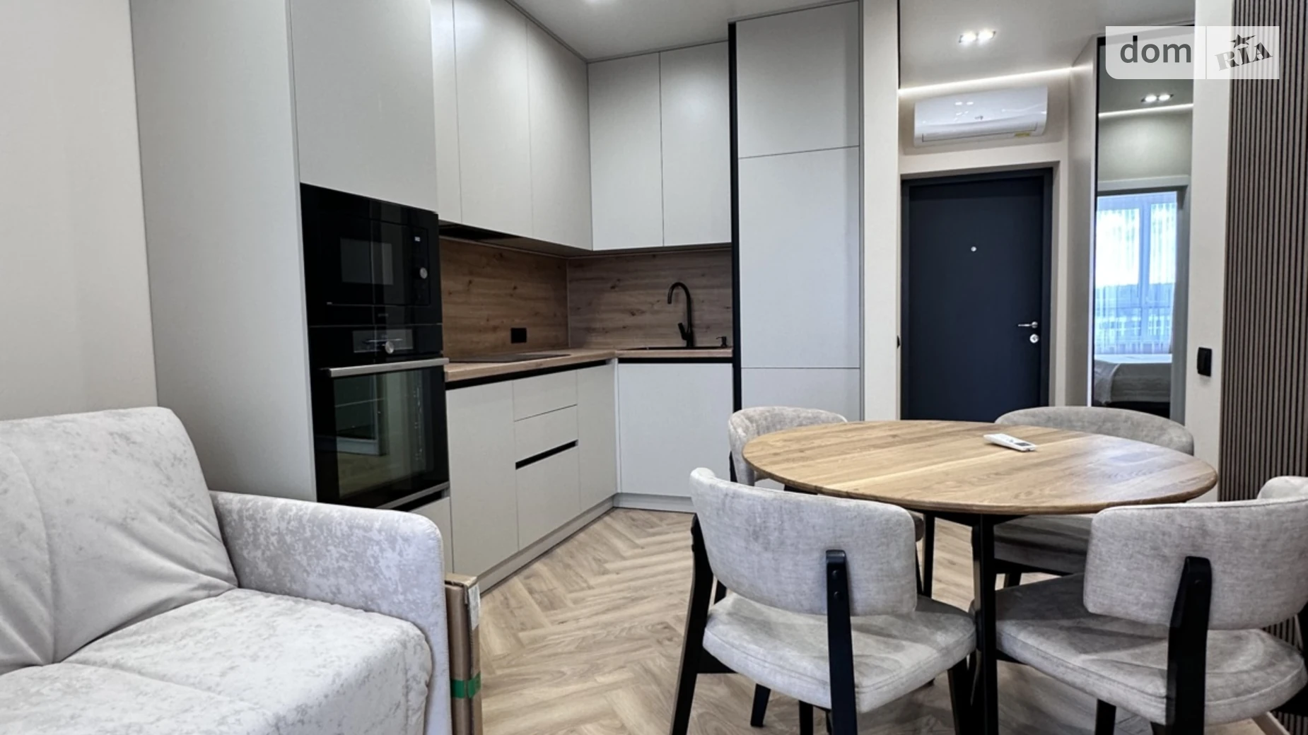 Продается 1-комнатная квартира 42 кв. м в Львове, ул. Линкольна Авраама, 4 - фото 2