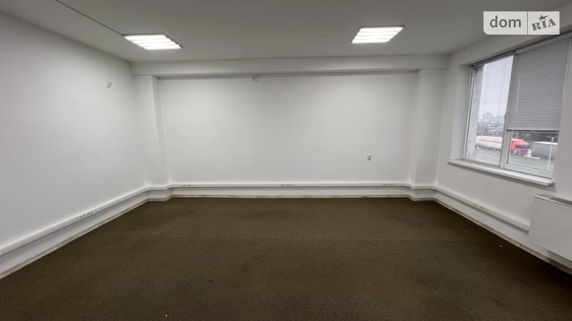 Сдается в аренду офис 37.44 кв. м в бизнес-центре, цена: 262 $ - фото 2