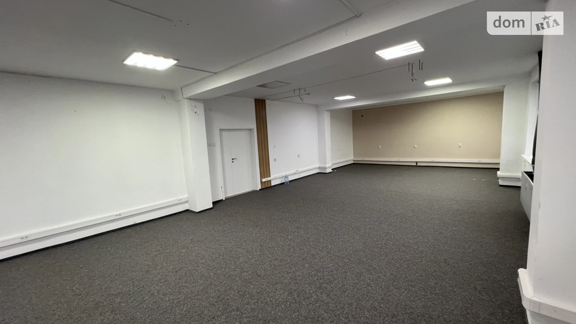 Сдается в аренду офис 135 кв. м в бизнес-центре, цена: 950 $ - фото 5