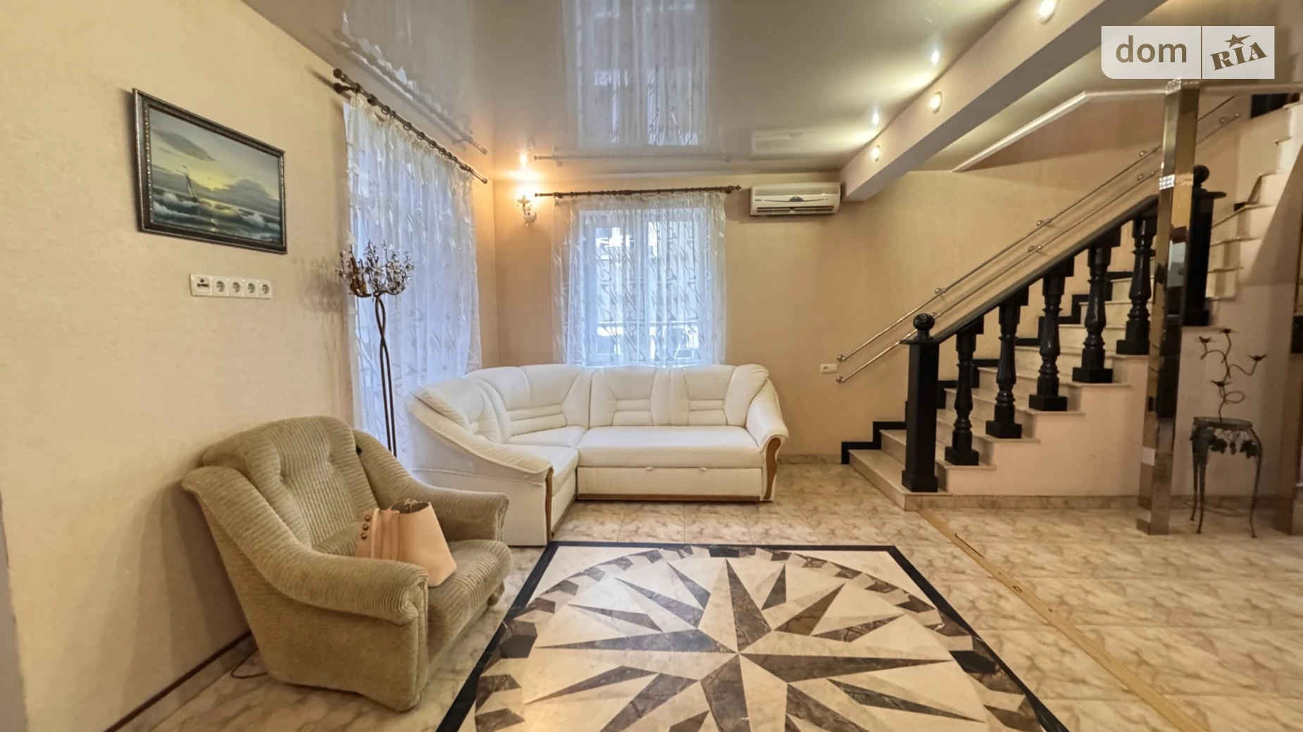 Продается дом на 3 этажа 267 кв. м с подвалом, цена: 250000 $ - фото 5