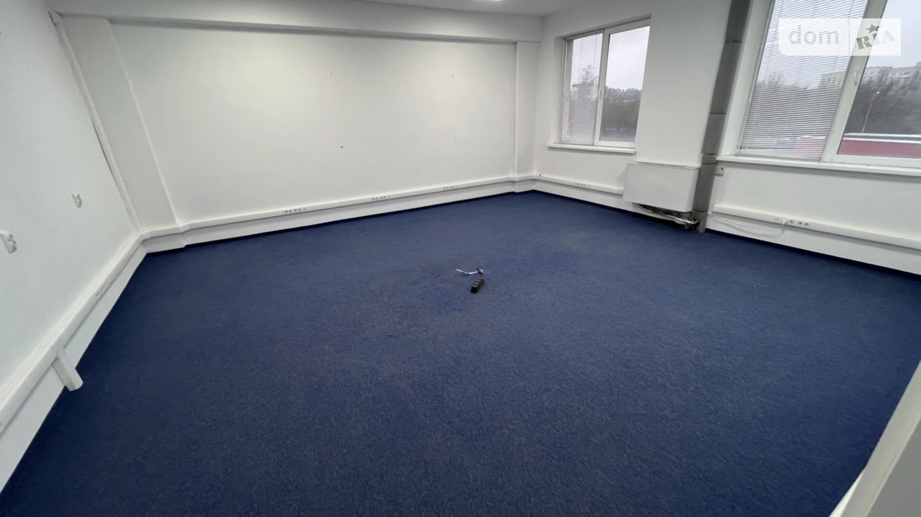 Сдается в аренду офис 74 кв. м в бизнес-центре, цена: 520 $ - фото 2