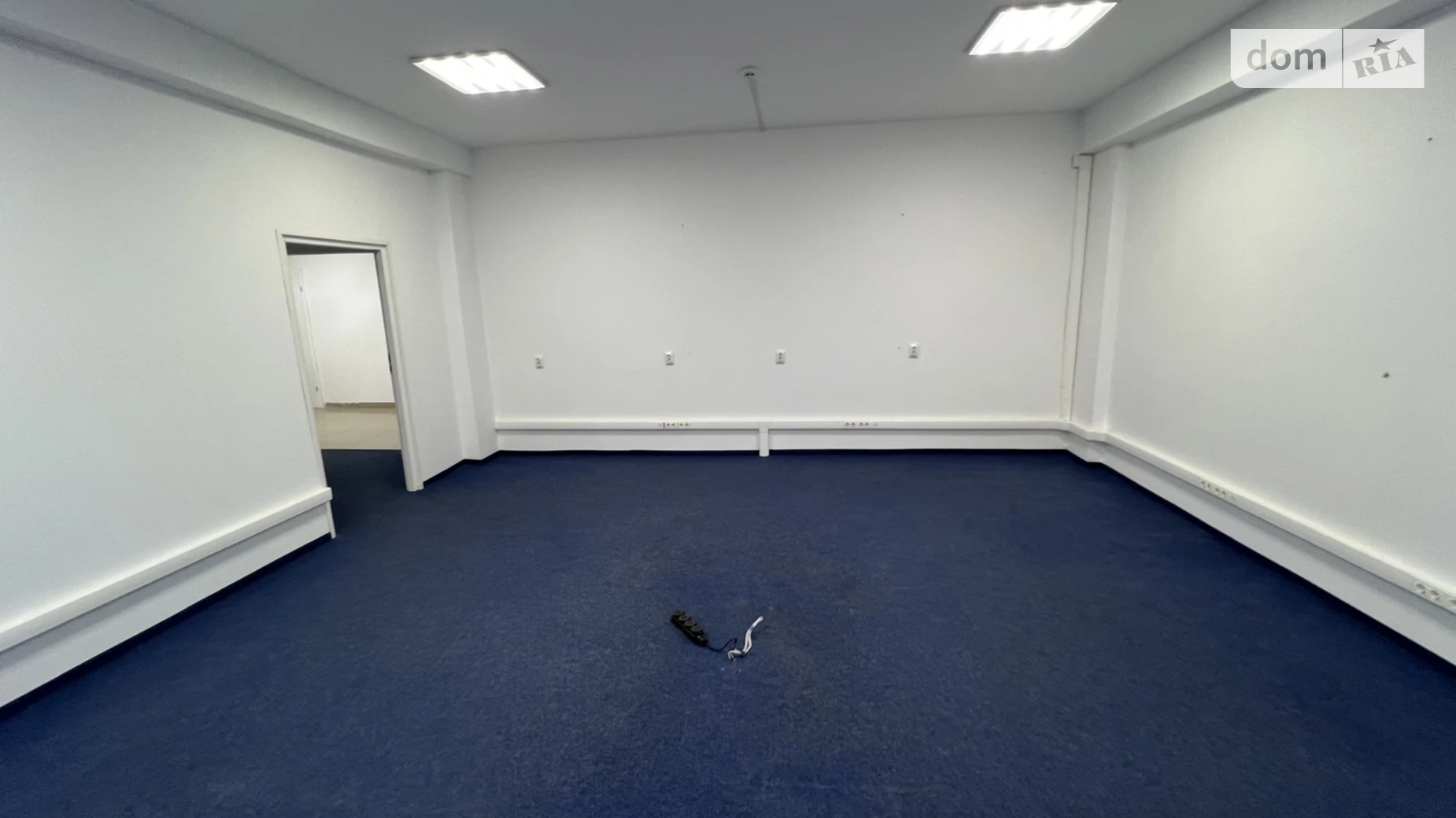 Сдается в аренду офис 74 кв. м в бизнес-центре, цена: 520 $ - фото 4