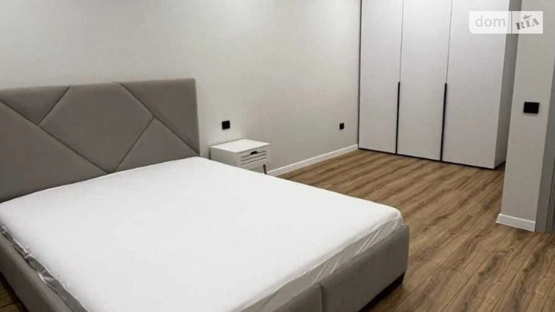 1-комнатная квартира 46 кв. м в Луцке, ул. Ровенская - фото 2