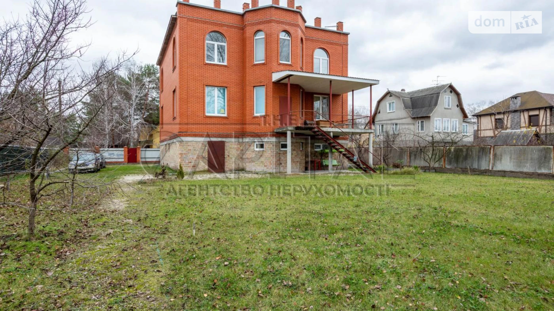 Продается дом на 3 этажа 414 кв. м с балконом, цена: 350000 $ - фото 2