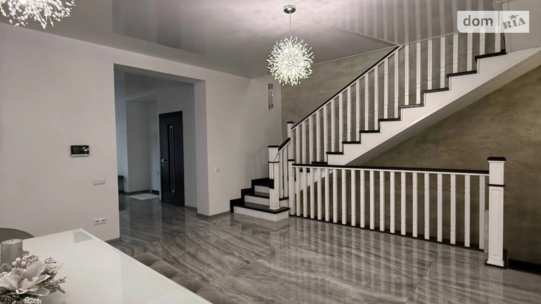 Продается дом на 2 этажа 360 кв. м с террасой, цена: 520000 € - фото 2