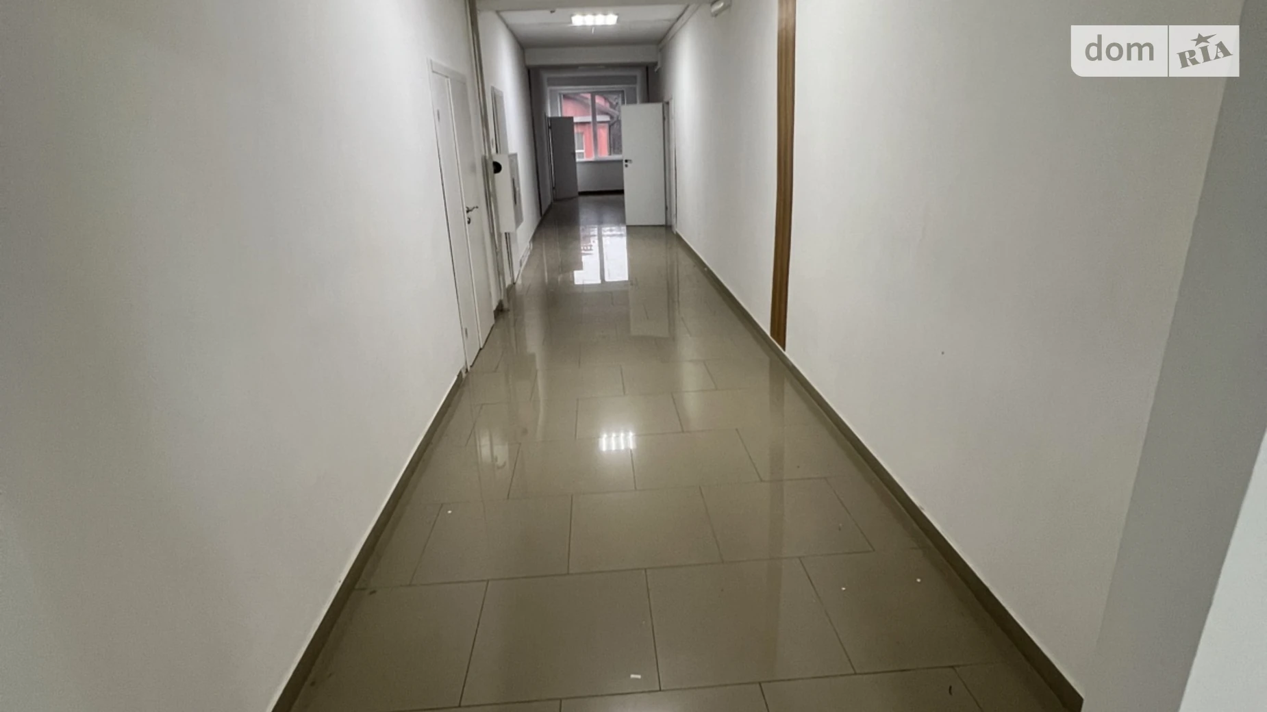 Сдается в аренду офис 246.44 кв. м в бизнес-центре, цена: 1725 $ - фото 4