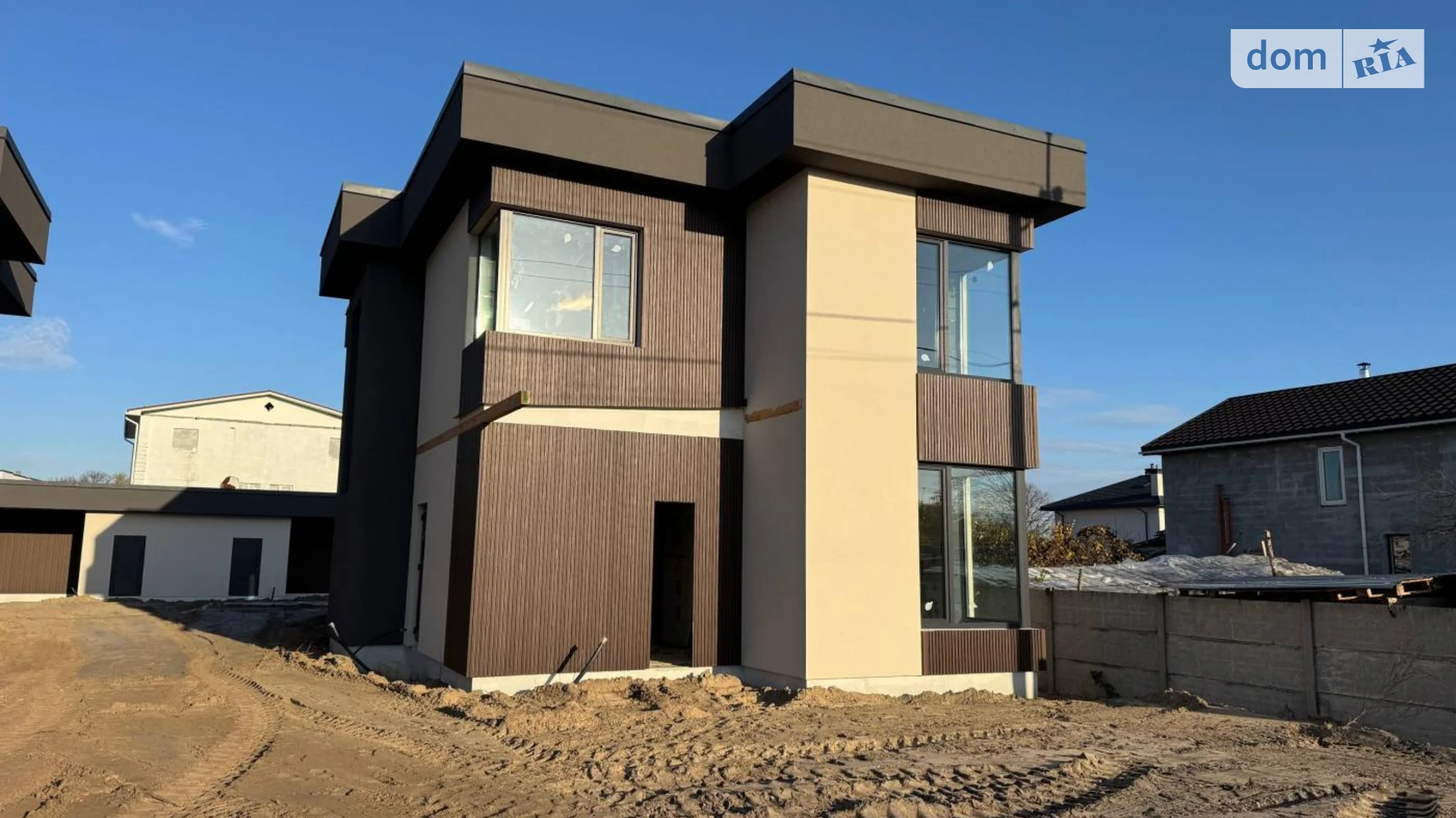 Продается дом на 2 этажа 145 кв. м с садом, цена: 179000 $ - фото 2