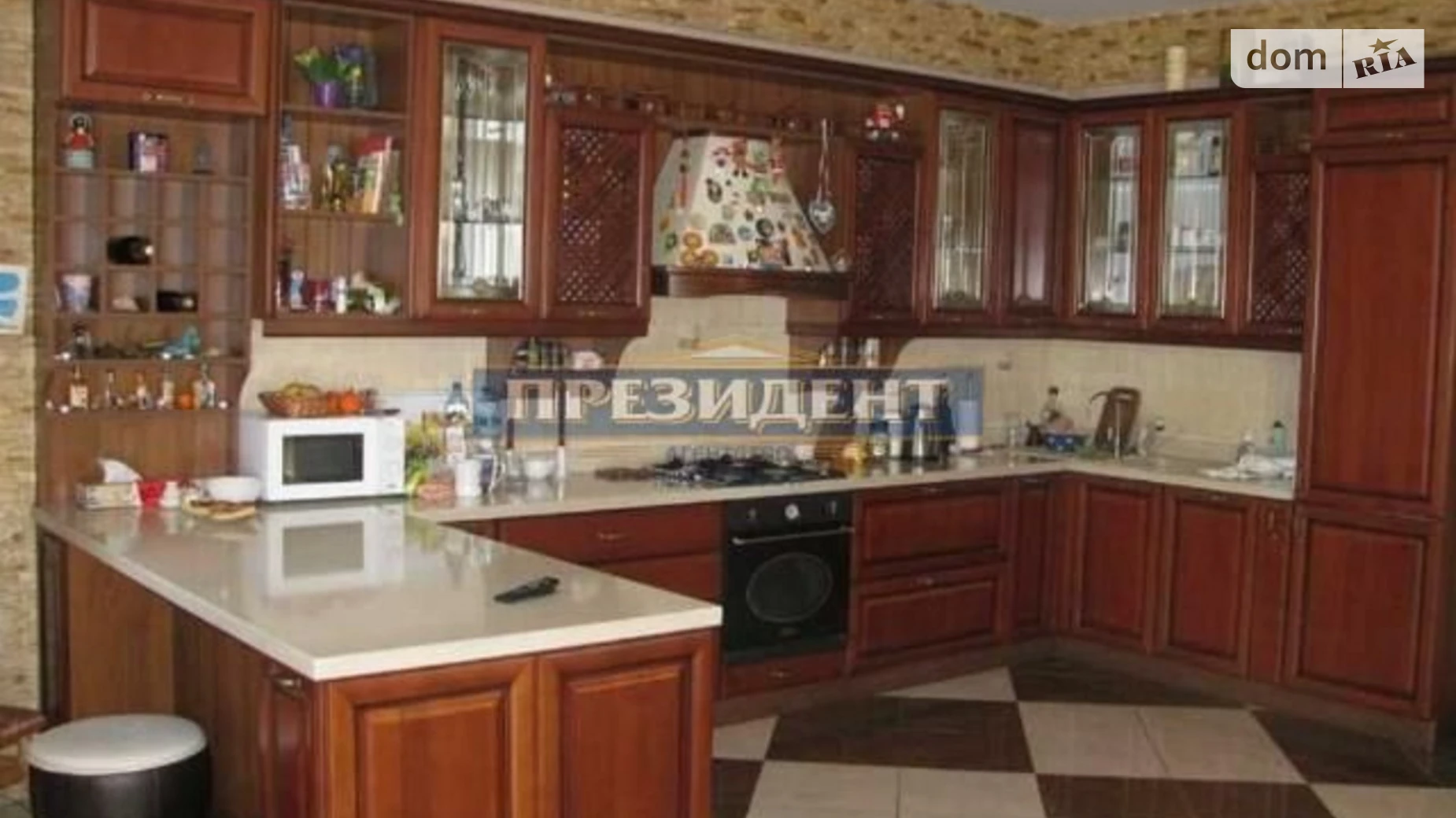 Продается дом на 2 этажа 350 кв. м с гаражом, цена: 320000 $ - фото 4