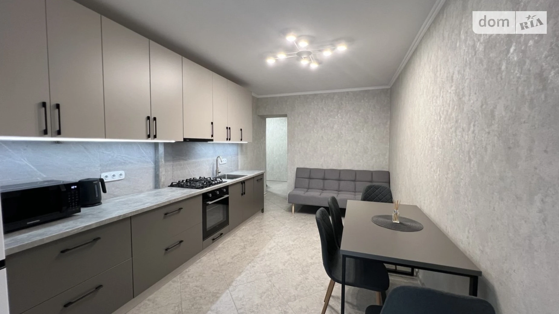 Сдается в аренду 1-комнатная квартира 45 кв. м в Ровно, ул. Студенческая, 28 - фото 2