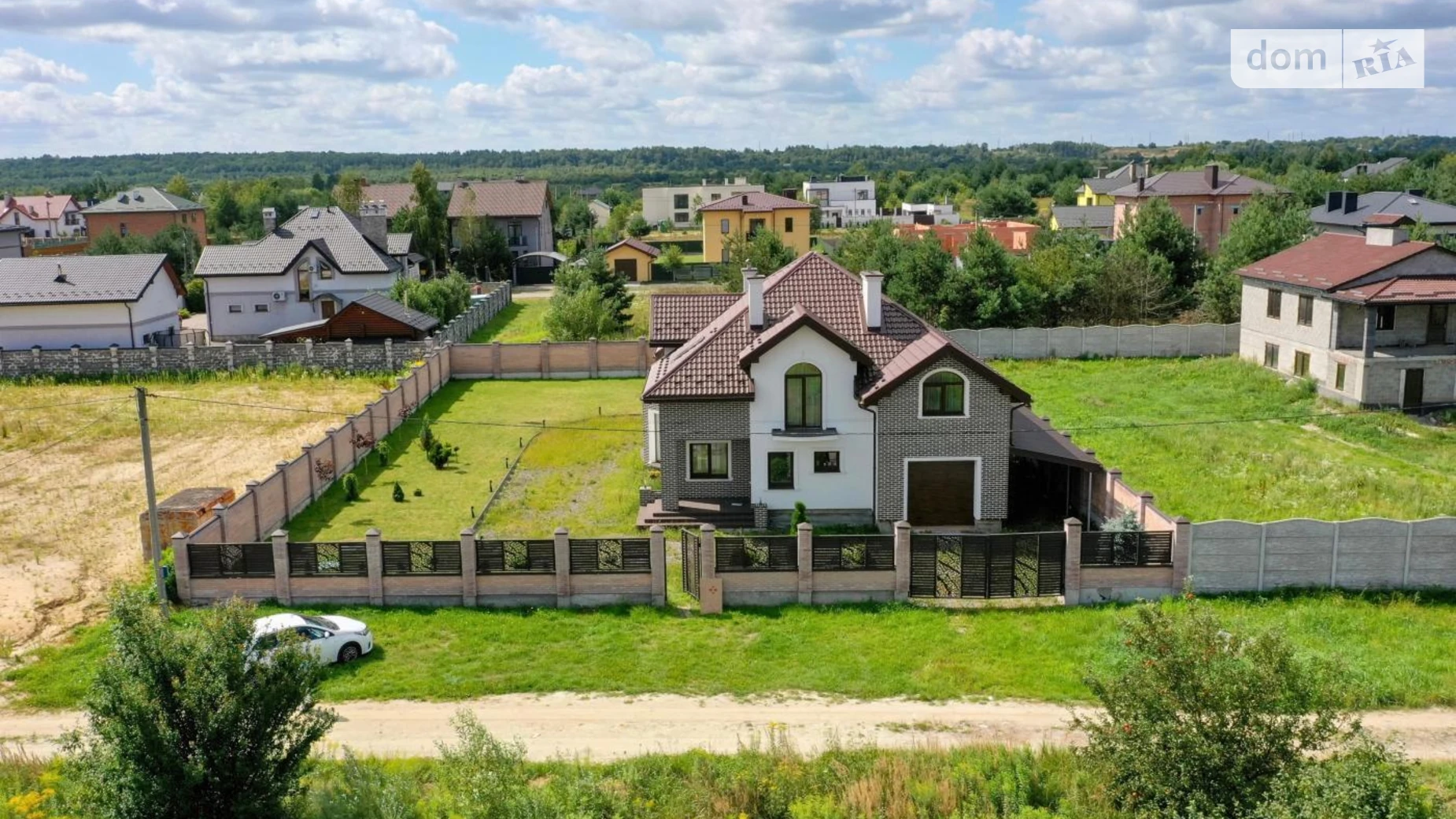 Продается дом на 2 этажа 236.5 кв. м с верандой, цена: 380000 $ - фото 2