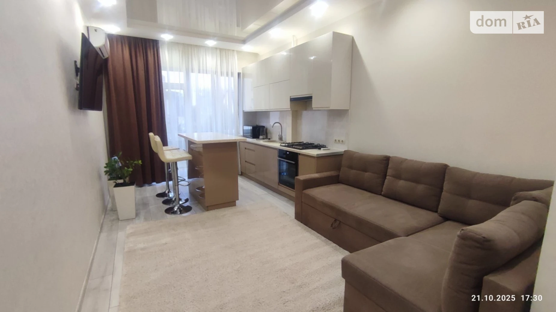 Сдается в аренду 1-комнатная квартира 42 кв. м в Ужгороде, ул. Владимирская, 63 - фото 2