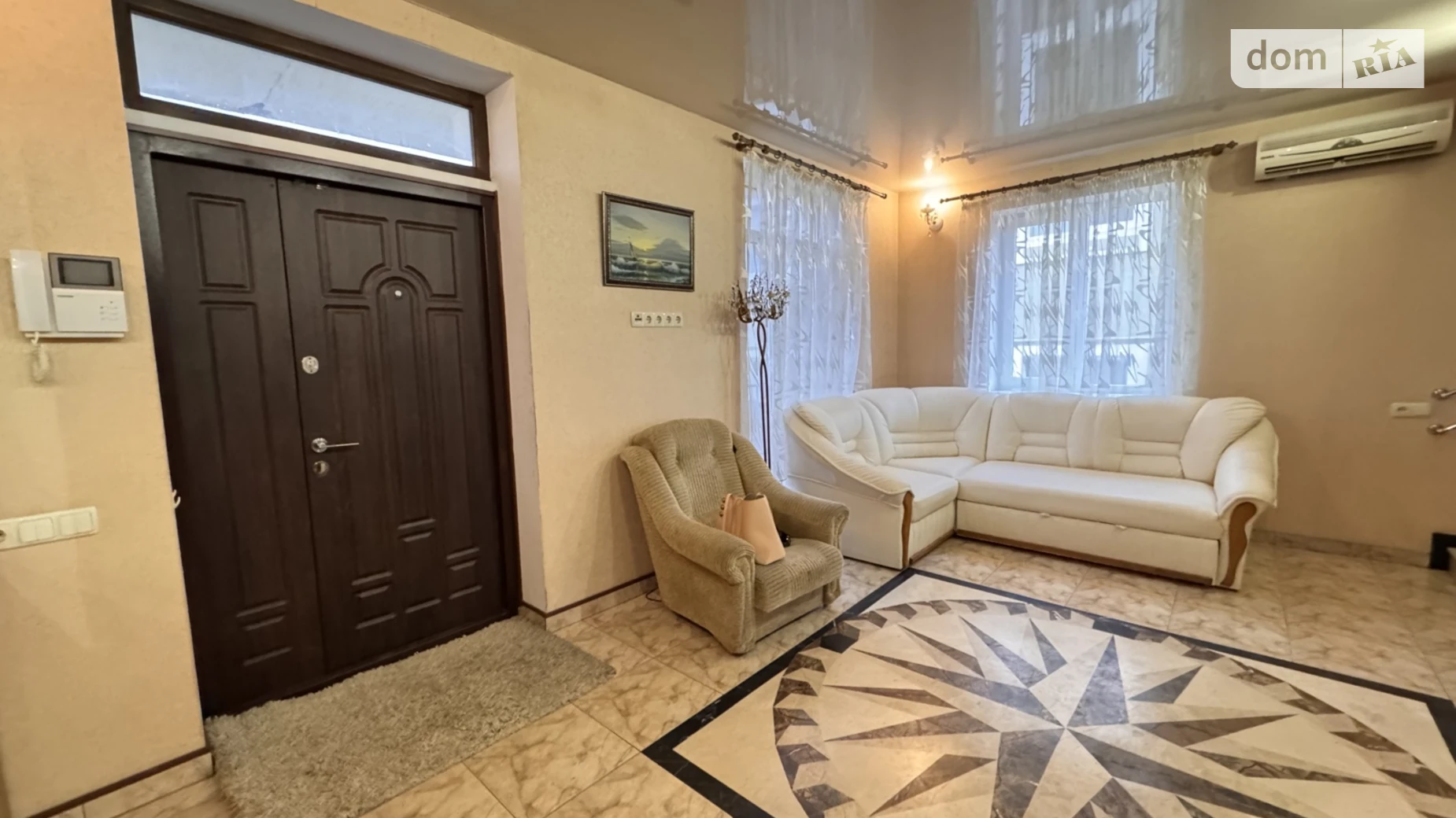 Сдается в аренду дом на 3 этажа 267 кв. м с подвалом, цена: 1000 $ - фото 5