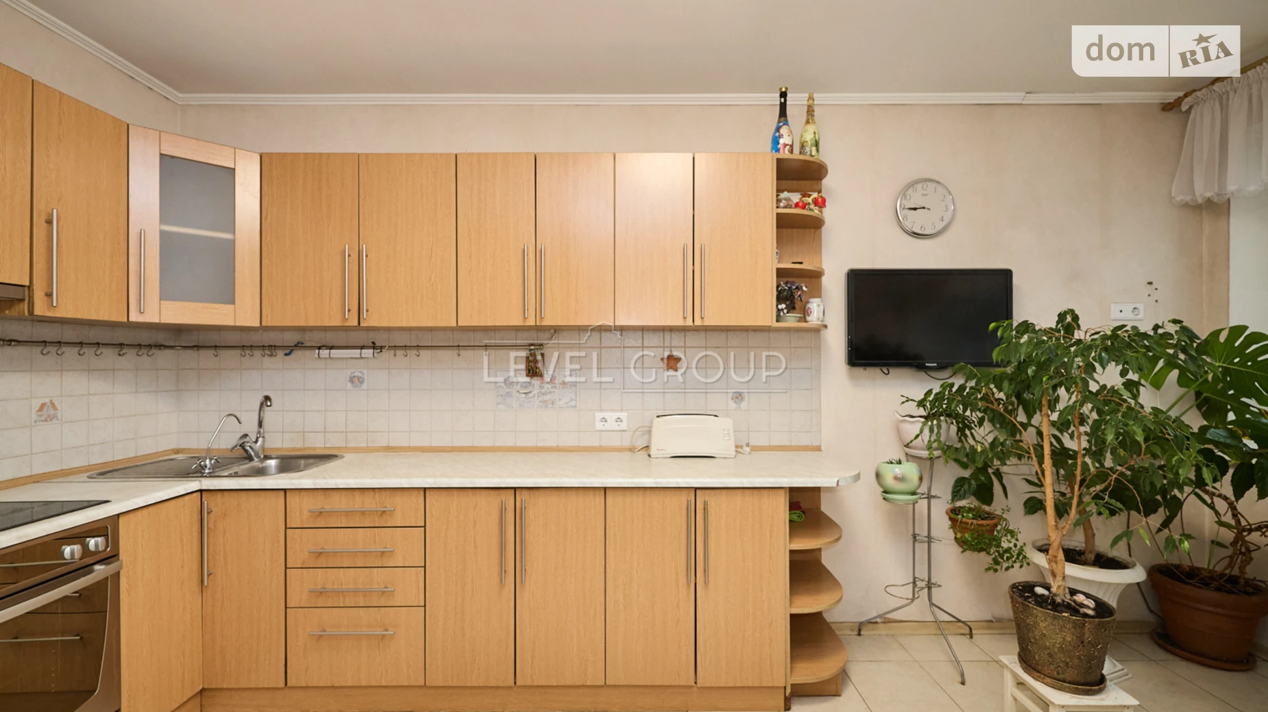 Продается 2-комнатная квартира 65.8 кв. м в Киеве, пл. Святошинская, 1 - фото 2