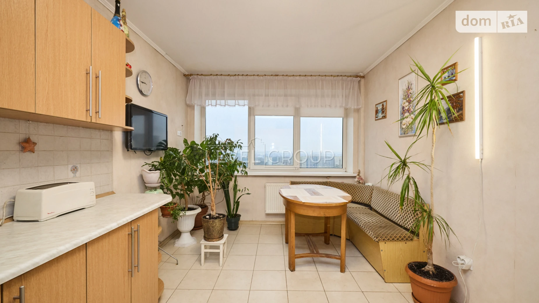 Продается 2-комнатная квартира 65.8 кв. м в Киеве, пл. Святошинская, 1 - фото 3