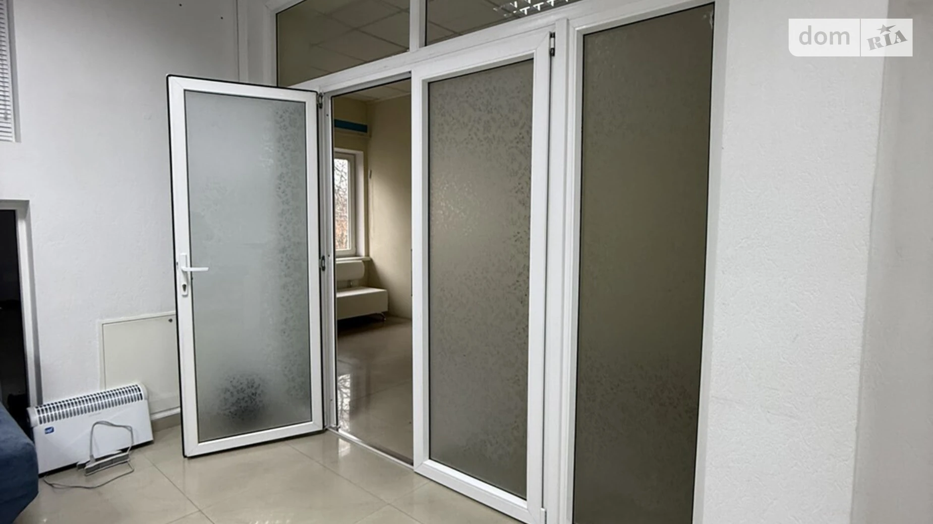 Сдается в аренду офис 26 кв. м в бизнес-центре, цена: 12000 грн - фото 4