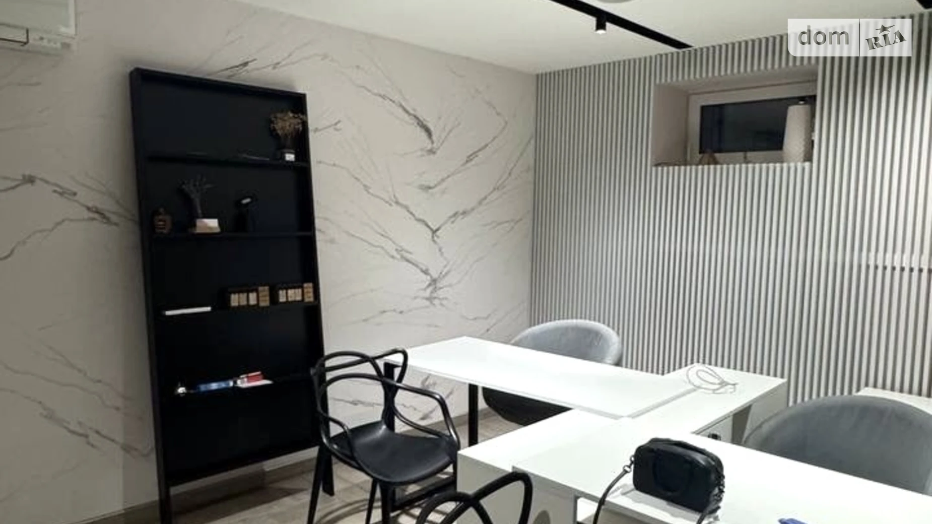 Здається в оренду офіс 35 кв. м в бізнес-центрі, цена: 400 € - фото 3