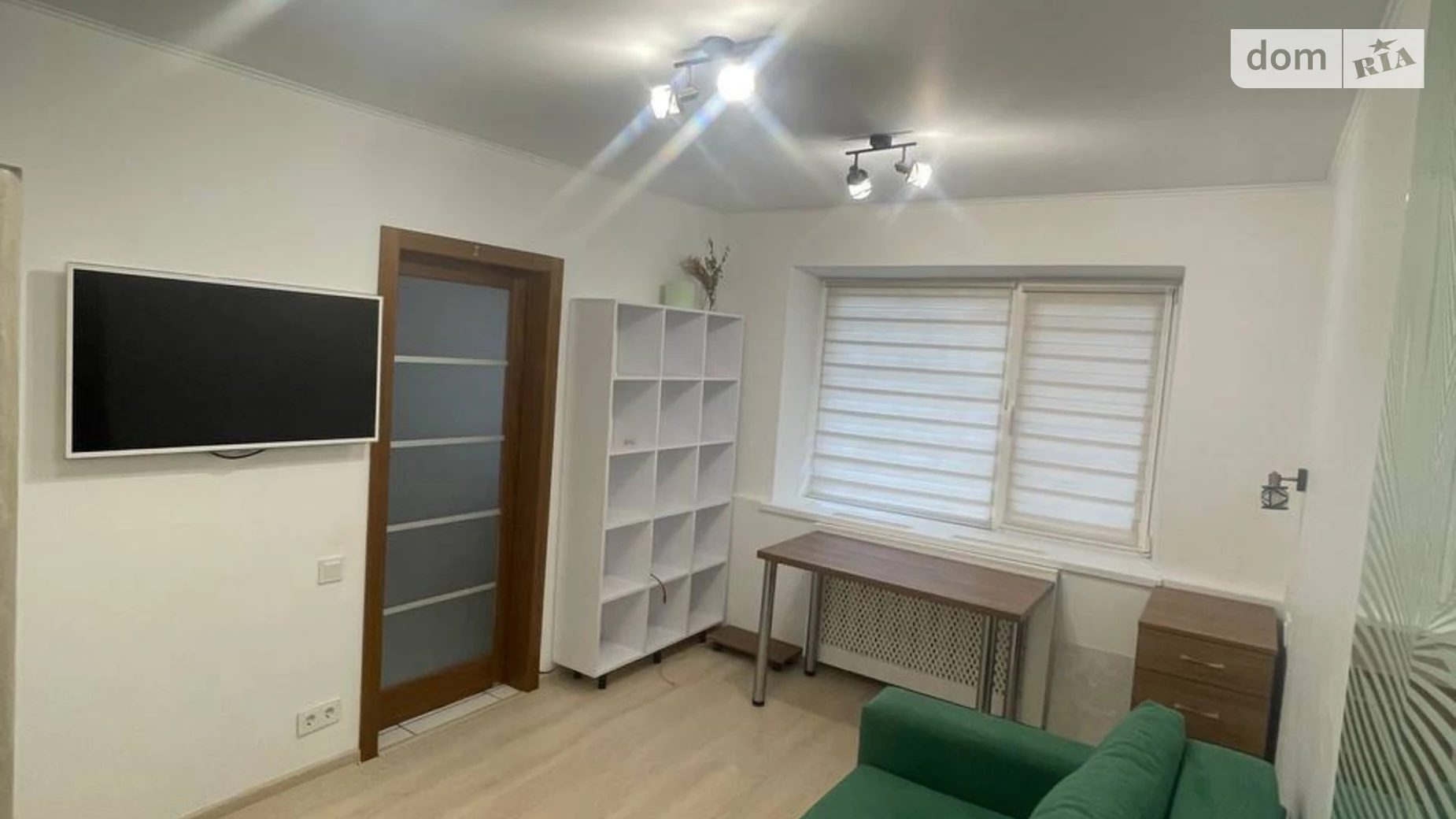 Продается 1-комнатная квартира 30.7 кв. м в Киеве, ул. Салютная, 17 - фото 2