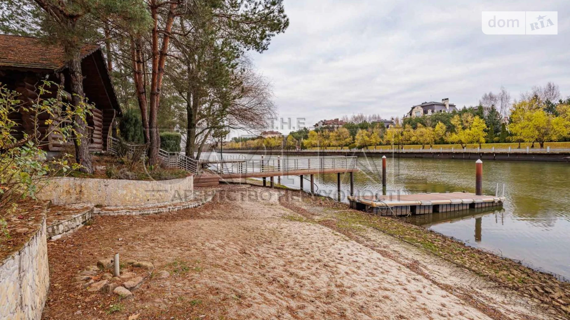 Сдается в аренду дом на 2 этажа 650 кв. м с балконом, цена: 3000 $ - фото 4