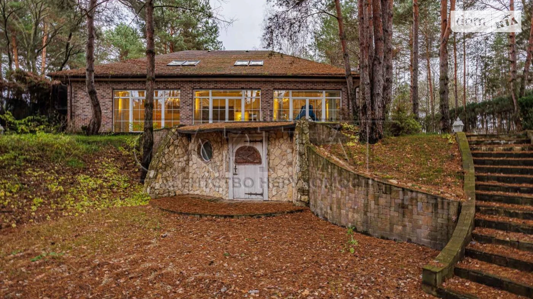 Сдается в аренду дом на 2 этажа 650 кв. м с балконом, цена: 3000 $ - фото 3