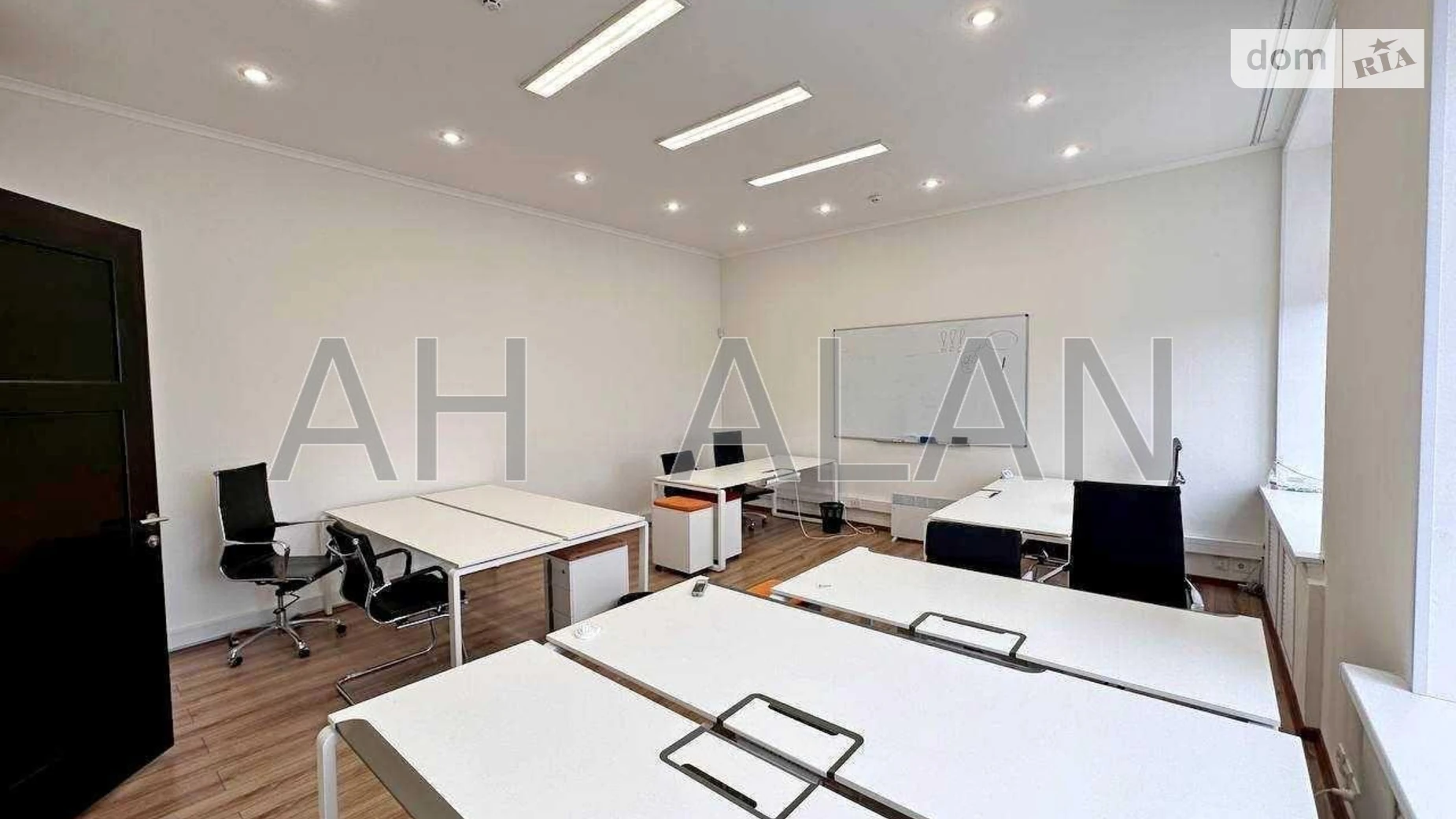 Сдается в аренду офис 77.4 кв. м в бизнес-центре, цена: 64242 грн - фото 4