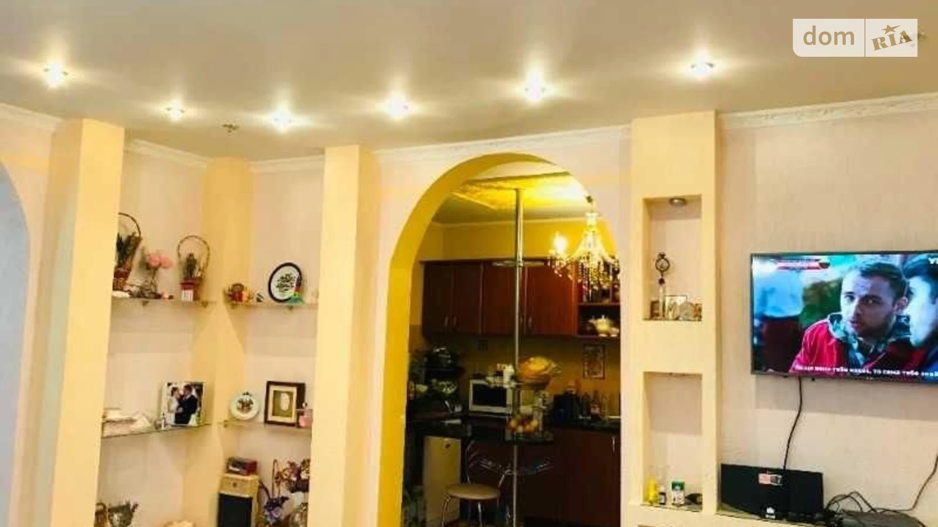 Продается дом на 2 этажа 300 кв. м с гаражом, цена: 155000 $ - фото 3