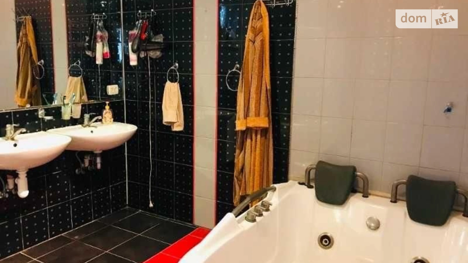 Продается дом на 2 этажа 300 кв. м с гаражом, цена: 155000 $ - фото 4