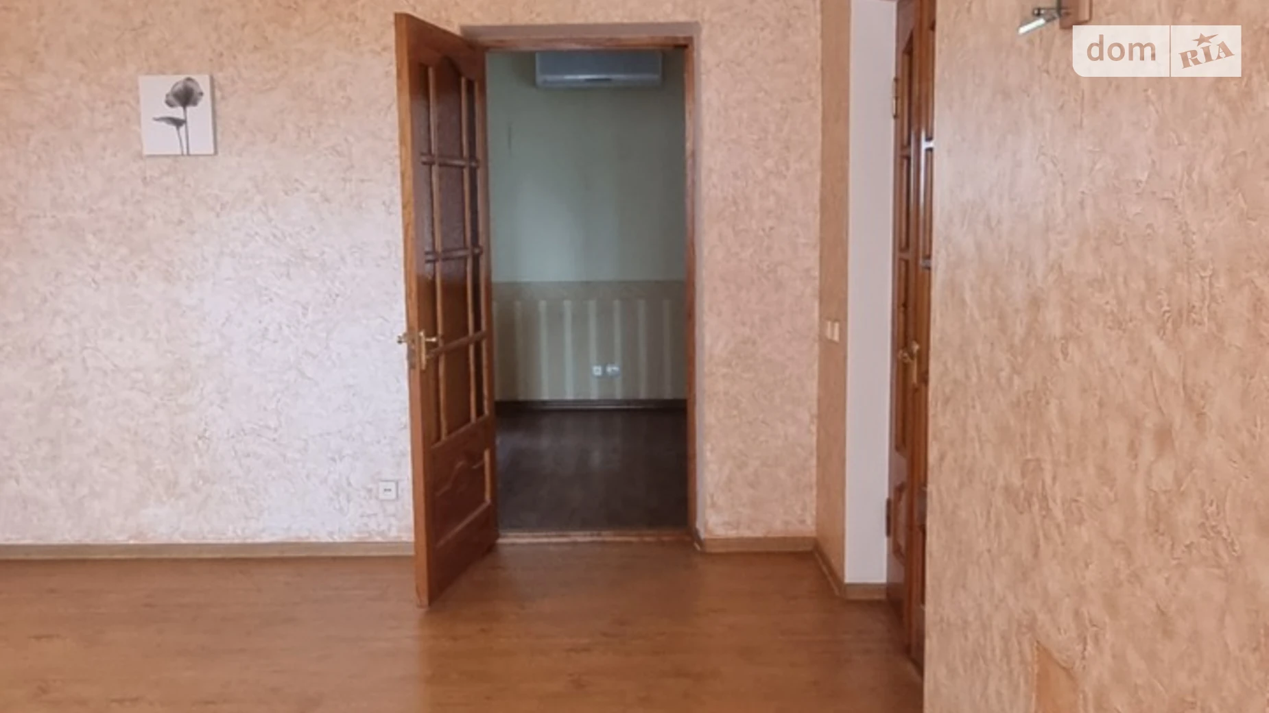 Продается дом на 3 этажа 390 кв. м с балконом, цена: 198500 $ - фото 2