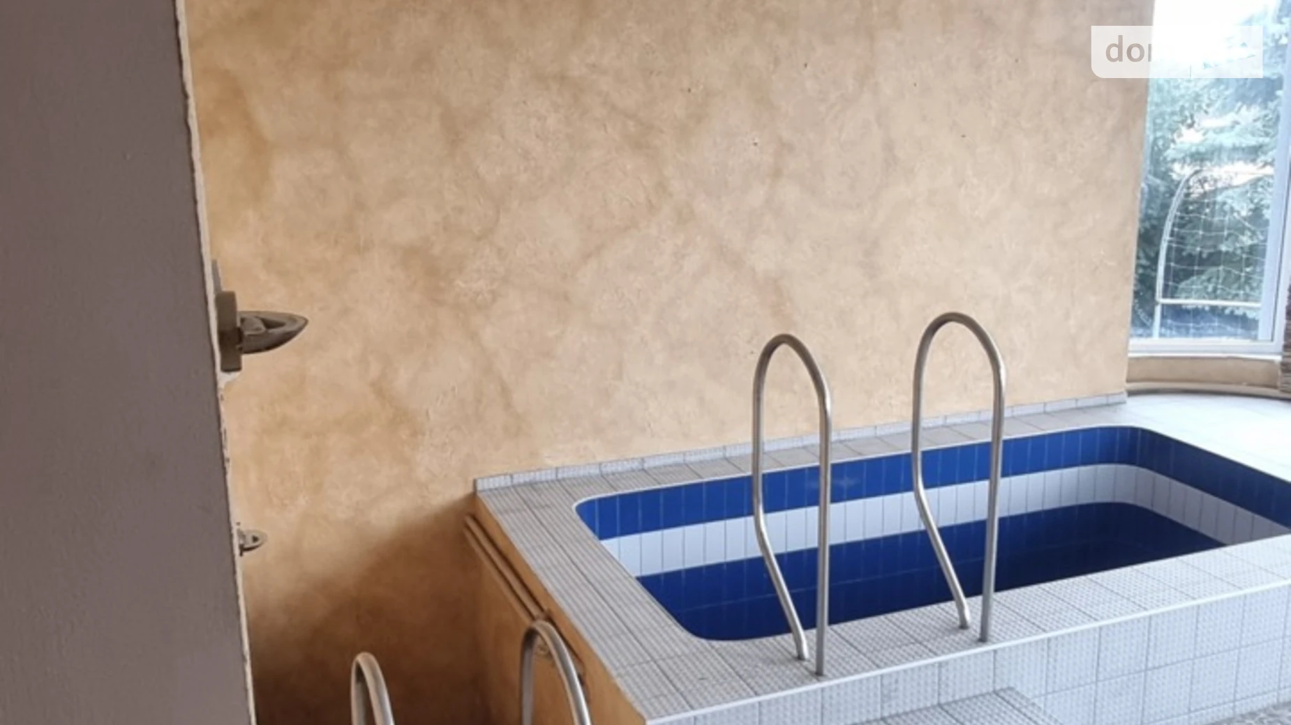 Продается дом на 3 этажа 390 кв. м с балконом, цена: 198500 $ - фото 4