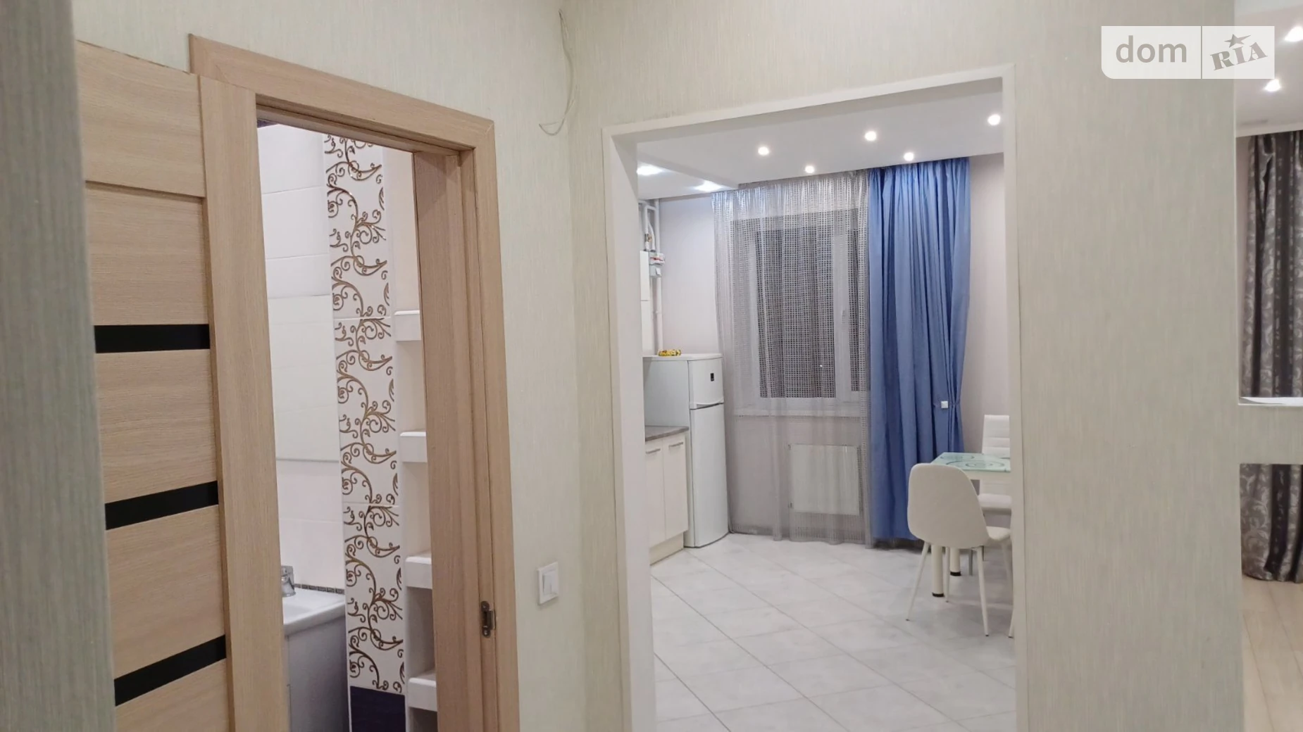 Сдается в аренду 1-комнатная квартира 47 кв. м в Львове, ул. Кравченко Ульяны - фото 4