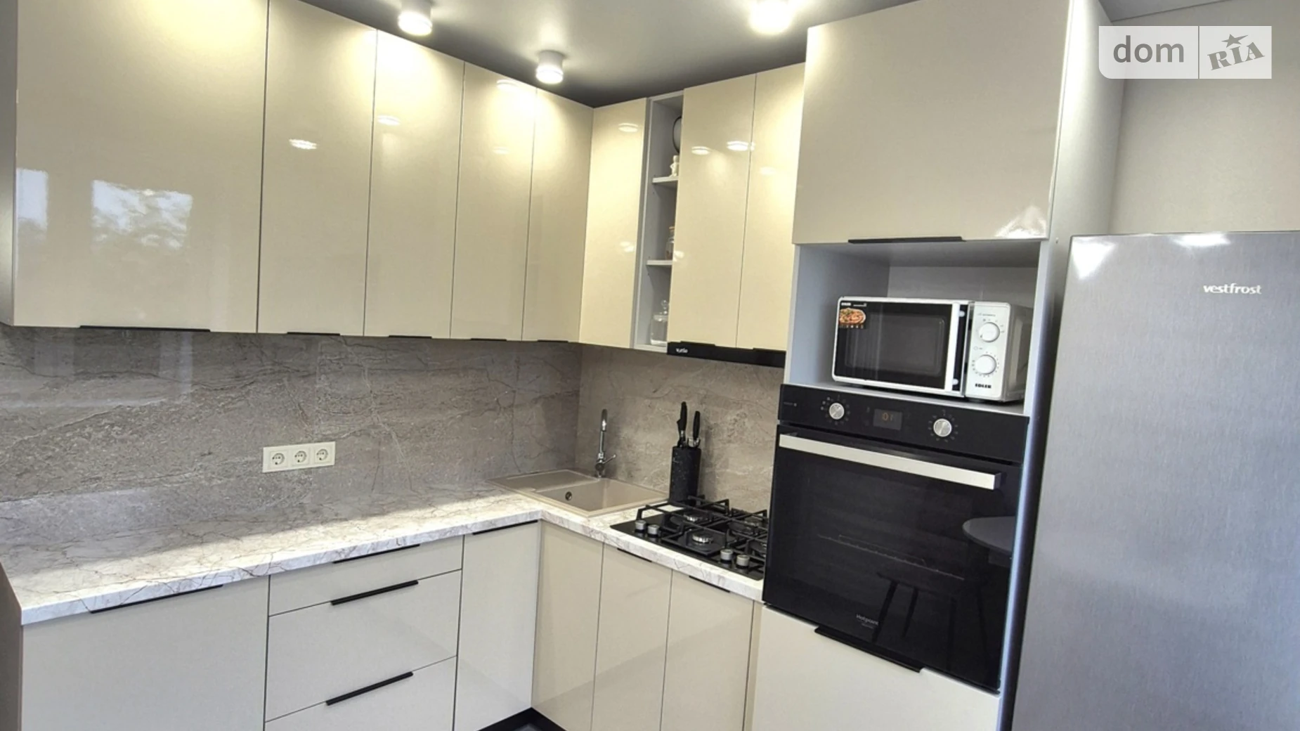 Продається 2-кімнатна квартира 53.2 кв. м у Рівному, вул. Савура Клима, 1 - фото 2