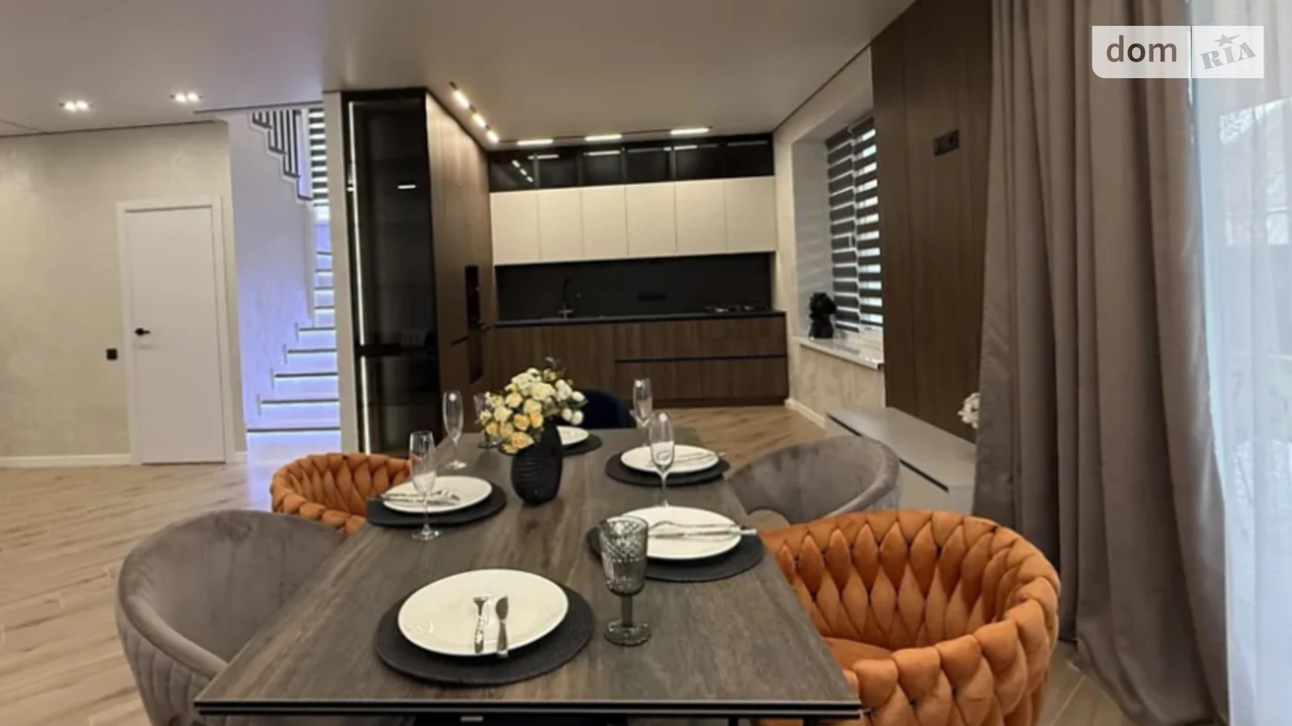 Продается дом на 2 этажа 140 кв. м с верандой, цена: 236950 $ - фото 2