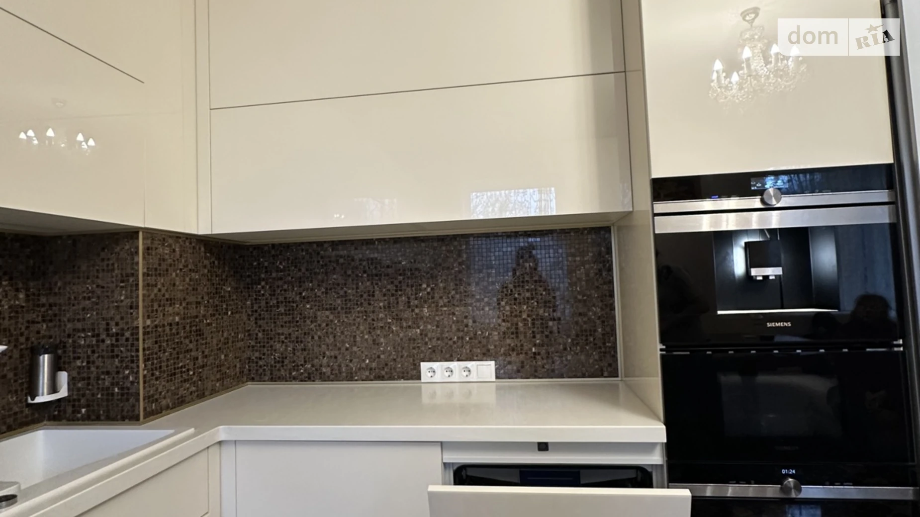 Продается 3-комнатная квартира 120.8 кв. м в Киеве, ул. Коновальца Евгения, 36В - фото 2