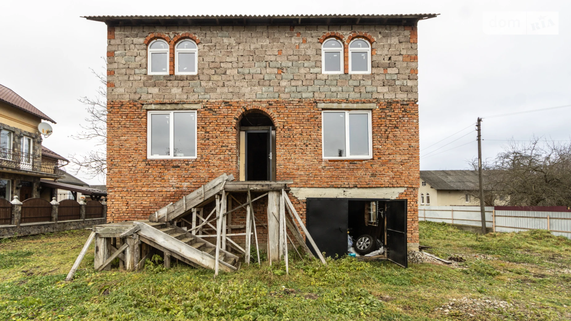 Продается дом на 3 этажа 205 кв. м с садом, цена: 62500 $ - фото 2