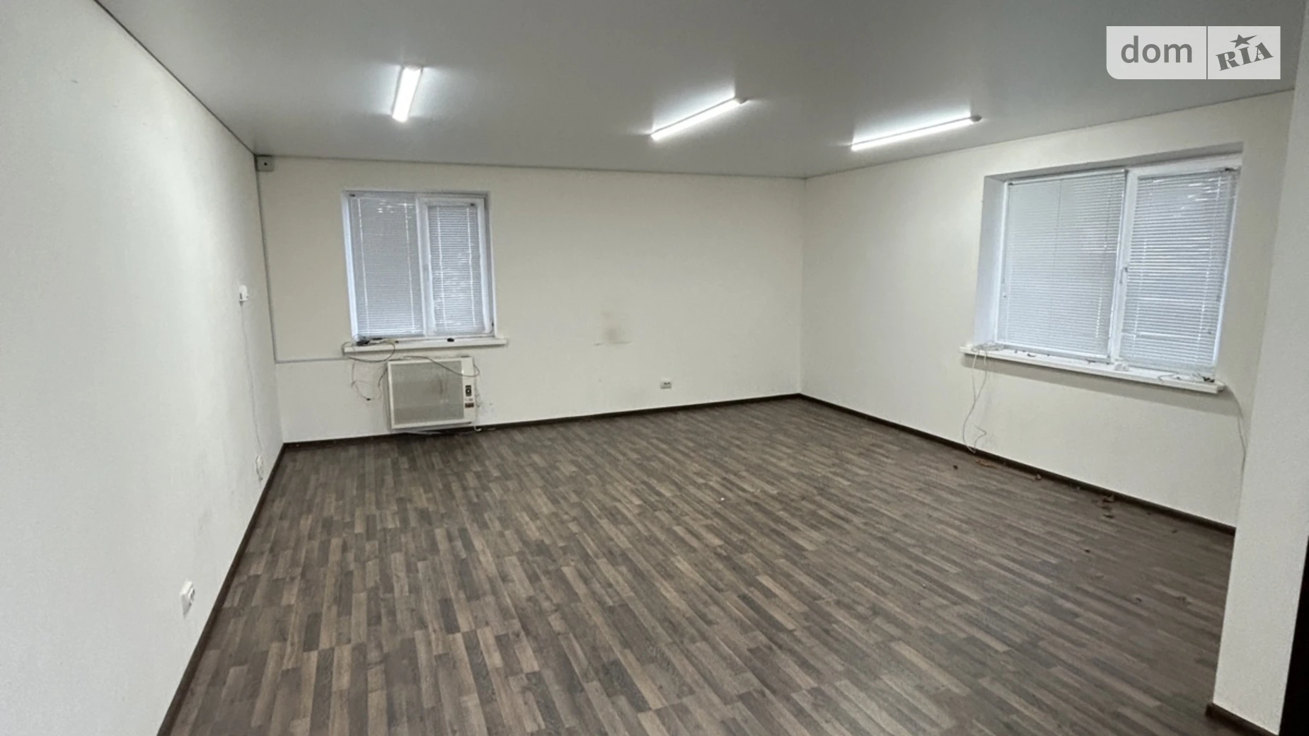 Сдается в аренду помещения свободного назначения 67.4 кв. м в 2-этажном здании, цена: 15000 грн - фото 4
