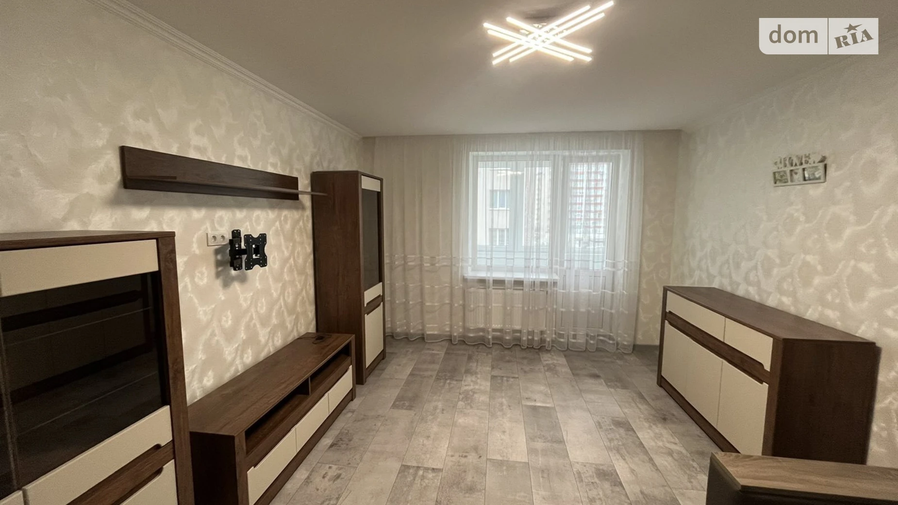 Продается 2-комнатная квартира 80 кв. м в Хмельницком, ул. Кармелюка, 3/3 - фото 2